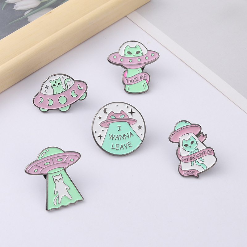 'Escape Here' Alien Cat Emaill - Science Buddies recensie en prijs